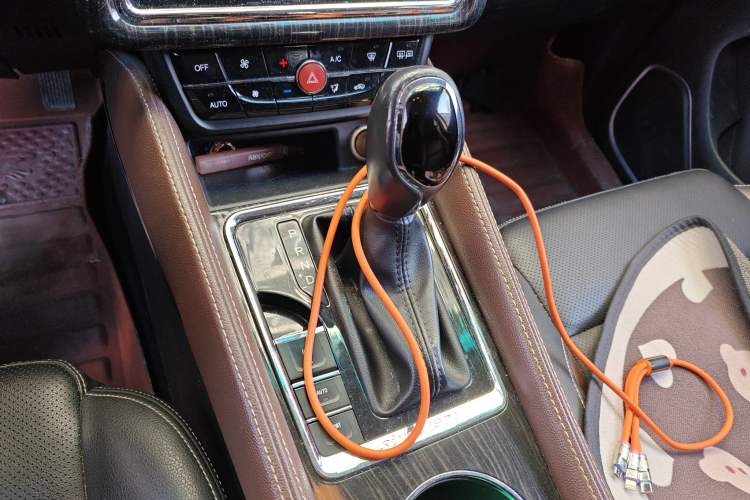 Used SWM X7 2017 1.5T Automatic Smart Enjoyment Version 7 Seats Gear Lever