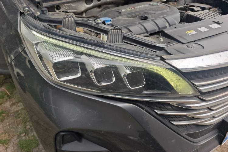 Used GAC Trumpchi GS5 2019 270T Automatic Luxury Edition Right Front Headlight