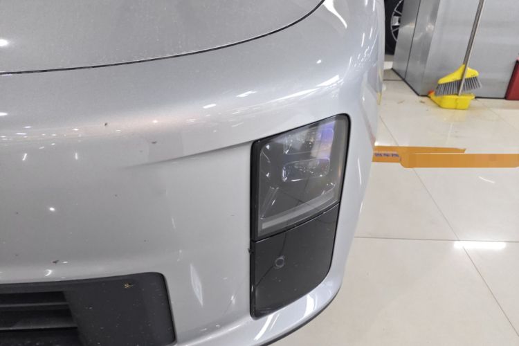 Used Li Auto i6 2025 Model Two-Wheel-Drive Standard Type
