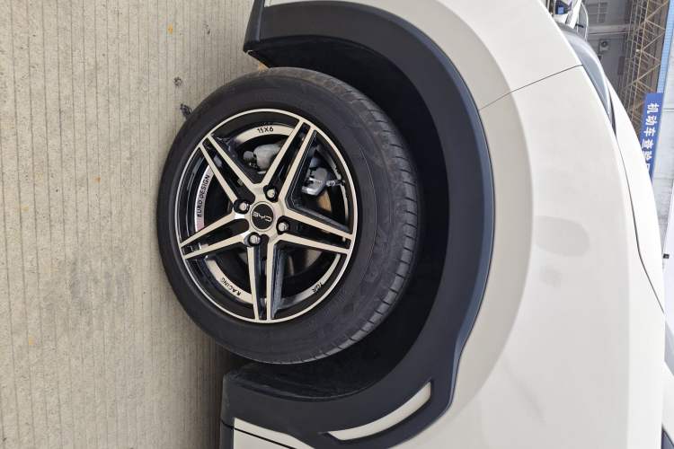 Used BYD Seagull 2024 Honor Edition 305km Dynamic Version Left Front Wheel Hub