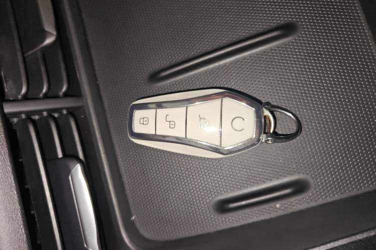 Used BYD Seal 06 New Energy 2025 DM-i Smart Drive 80KM Luxury Model Vehicle Key