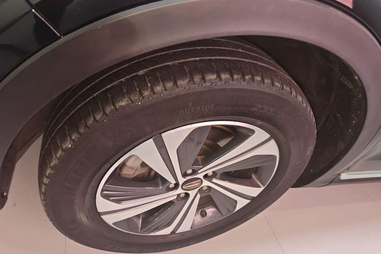 Used Hongqi HS5 2019 2.0T Smart Connect Flagship Edition Left Front Wheel Hub