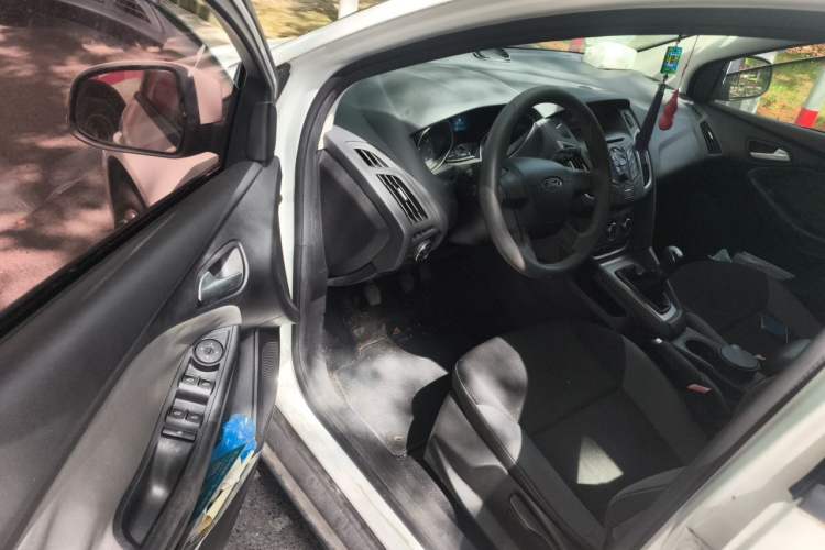 Used Ford Focus 2012 Hatchback 1.6L Manual Comfort Model
