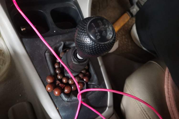 Used Everus S1 2012 1.3L Manual Comfort Edition Gear Lever