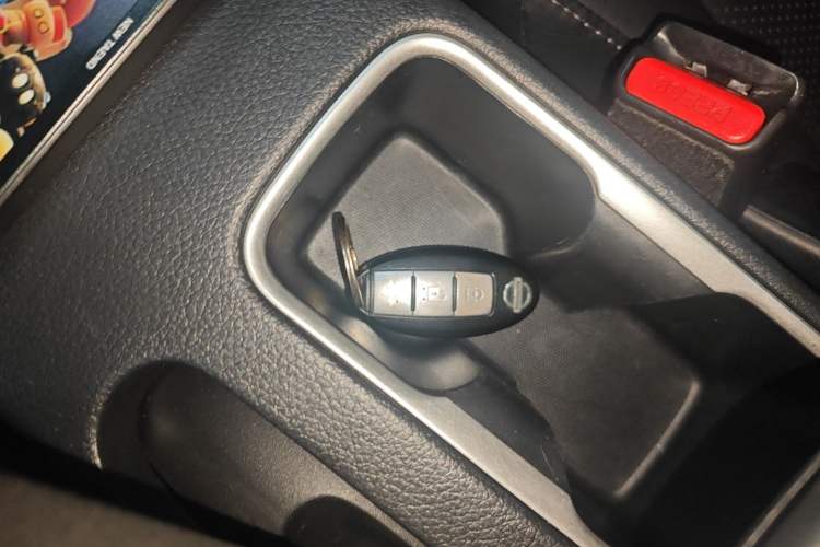 Used Nissan Sylphy 2019 1.6XV CVT Smart Connect Luxury Edition China VI Standard Vehicle Key