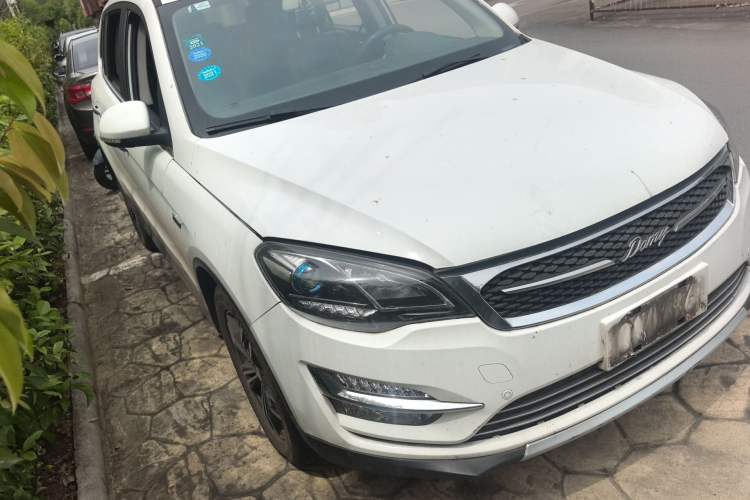 Used Zotye Domy X5 2017 Upgraded Model 1.5T CVT ZhiXian Edition Front Right 45 Deg