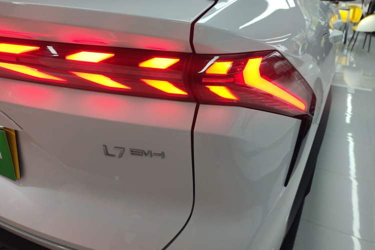 Used Geely Galaxy L7 2025 EM-i 115km Exploration+ Edition Right Rear Taillight