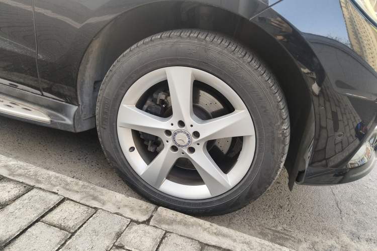 Used Mercedes-Benz M-Class 2014 ML 400 4MATIC Dynamic Model