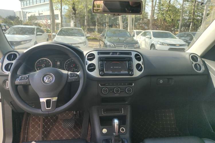 Used Volkswagen Tiguan 2016 300TSI Automatic Two-Wheel Drive Luxury Edition Center Console