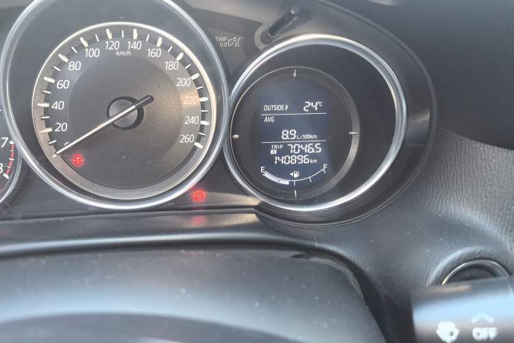 Used Mazda CX-5 2015 2.0L Automatic 4x4 Luxury Edition Odometer Close Up