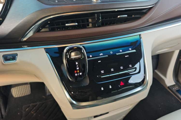 Used Buick GL8 2022 Land Business Class 652T Luxury Model Gear Lever