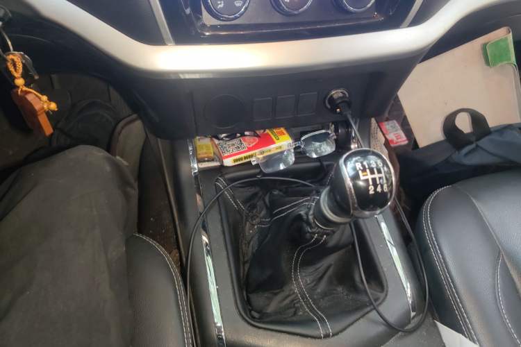 Used Dongfeng Palazzo 2021 1.8T Manual Two-Wheel Drive Elite Edition Gear Lever