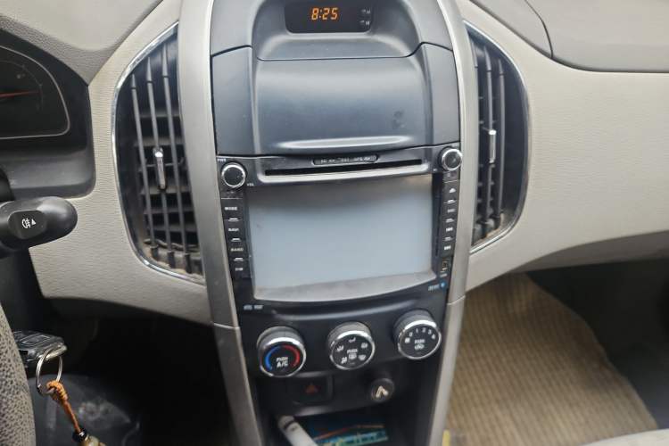 Used Baojun 630 2012 1.5L DVVT automatic comfort version

