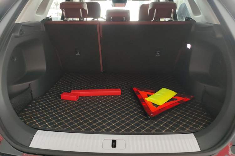 Used Hongqi HS5 2025 2.0T Two-Wheel Drive Flagship Pro Edition
