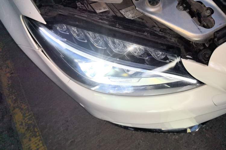 Used Mercedes-Benz C-Class 2018 C 200 L Sport Edition Right Front Headlight