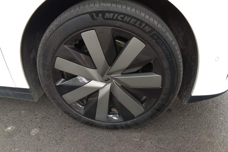 Used Li Auto Li Auto i6 2025 Model Two-Wheel-Drive Standard Type
