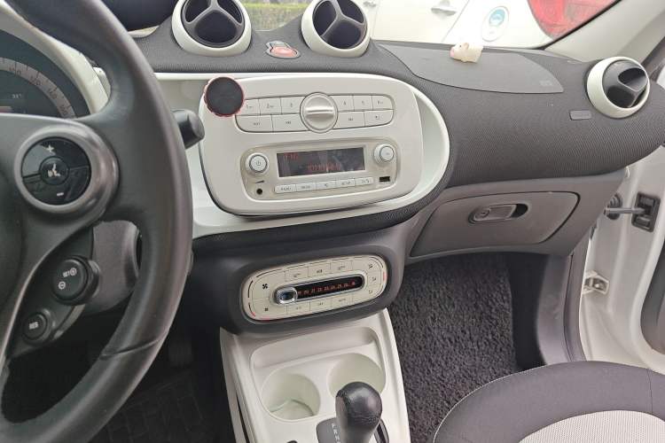 Used smart forfour 2016 1.0L 52 kW Passion Edition