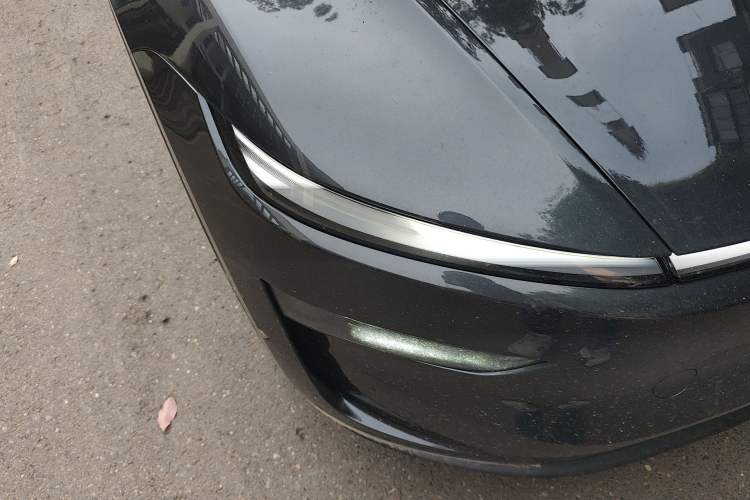 Used Tesla Model Y 2025 Rear-Wheel Drive First Edition Right Front Headlight