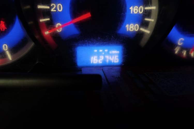 Used Suzuki Wagon R X5 2013 Luxury Edition 1.4L Standard Model Odometer Close Up