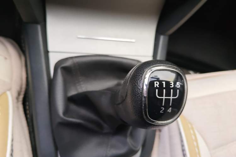 Used Skoda Octavia 2015 Classic Model 1.6L Manual Yijie Edition