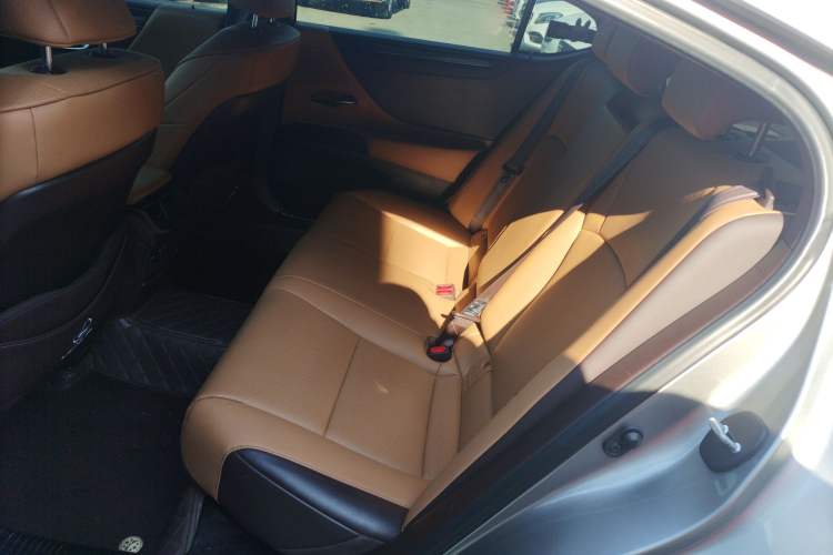 Used Lexus ES 2020 200 Excellence Edition
