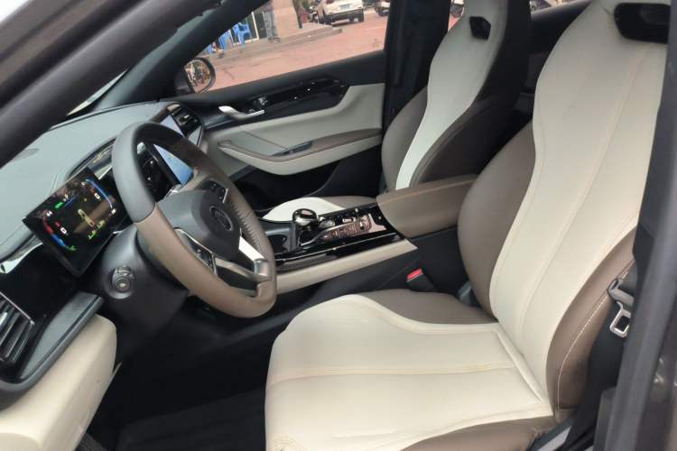 Used BYD Qin PLUS 2024 HONOR Edition DM-i 55KM Leading Model