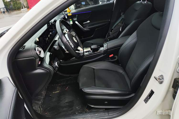 Used Mercedes-Benz A-Class 2022 Revised Version A 200 L Sport Sedan Fashionable Style