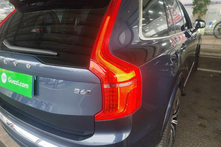 Used Volvo XC90 2024 B6 Zhiyi Luxury 7-Seater Right Rear Taillight