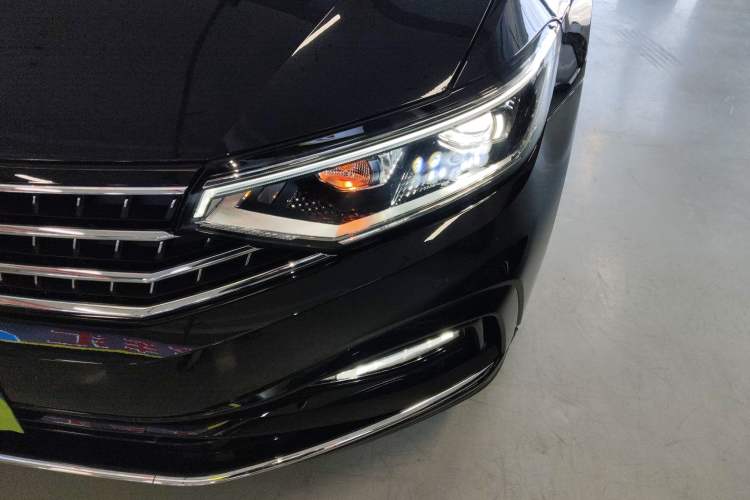 Used Volkswagen Magotan 2025 Revised Version Zhongxiang Edition 280TSI DSG Luxury Trim
