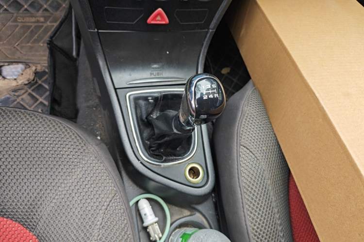 Used Dongfeng Aeolus H30 2014 CROSS 1.5L Manual Smart Drive Gratitude Edition