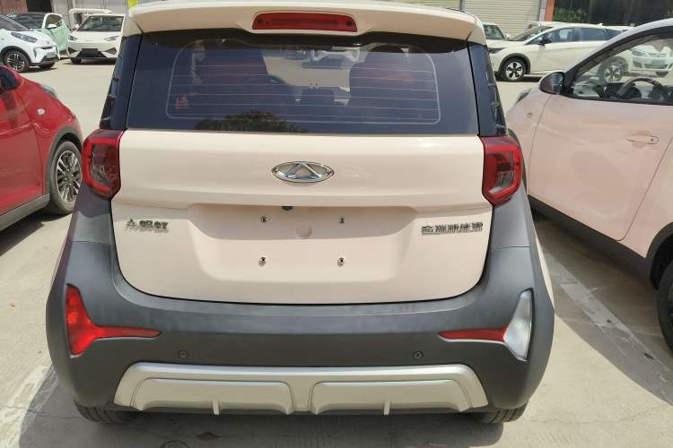 Used Chery QQ Little Ant 2022 Revised Version Sweet Pink Edition Half-Sugar Version Lithium Iron Phosphate 30.7 kWh 30 kW 301 km Rear