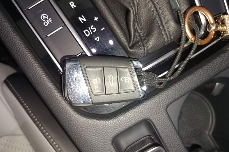 Used Volkswagen Magotan 2023 2 Million Units Limited Edition 330TSI DSG Leading Version Interior 1