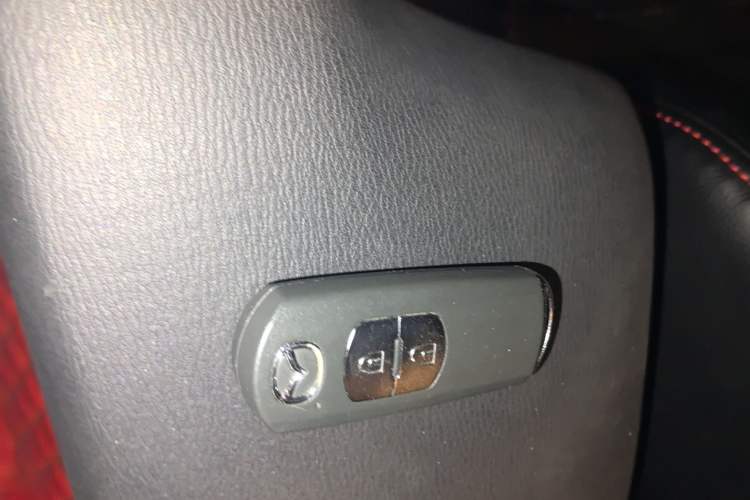 Used Mazda 3 Axela 2017 Hatchback 1.5L Automatic Comfort Model Emission Standard China V