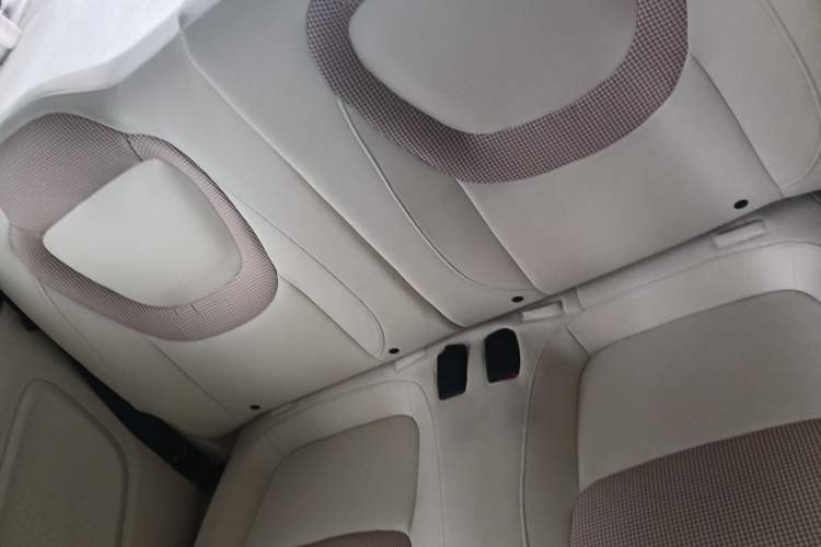 Used Wuling Hongguang MINIEV 2024 3rd Generation 215km Youth Edition Left Rear Seat