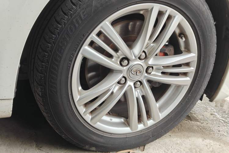 Used Infiniti G Series 2013 G25 Sedan Luxury Sport Edition Right Front Wheel Hub