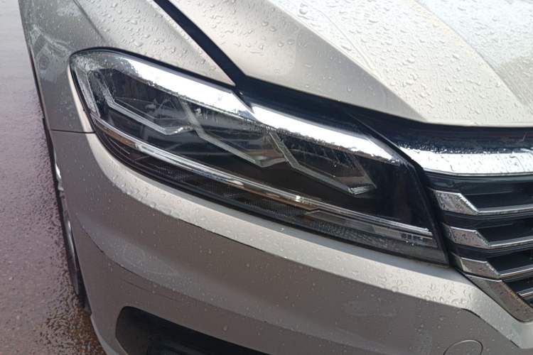 Used Volkswagen Lavida 2019 1.5L Automatic Fashion Edition China VI Right Front Headlight