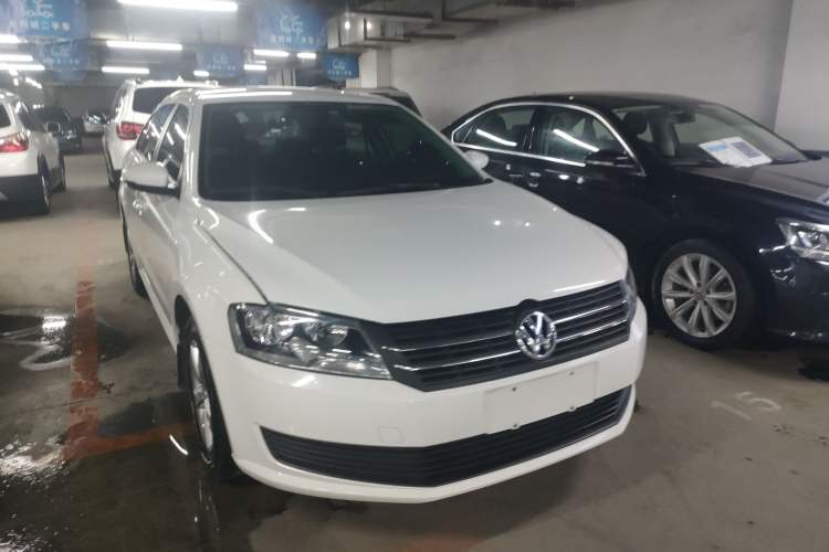 Used Volkswagen Lavida 2013 Revised Classic 1.6L Manual Fashion Edition
