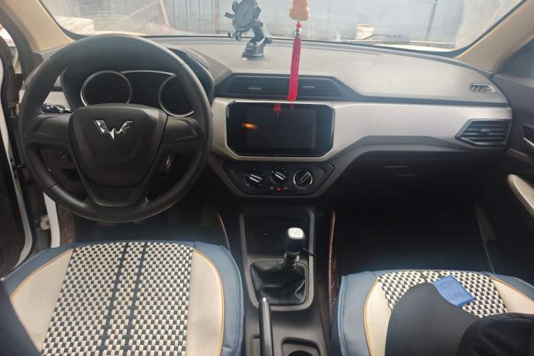 Used Wuling Hongguang 2019 1.5L S Comfort Edition China VI LAR