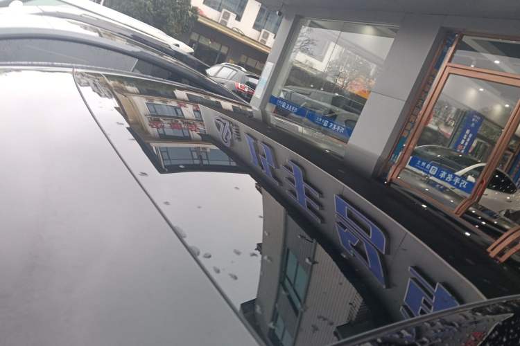 Used Tesla Model Y 2022 Long-Range All-Wheel-Drive Version