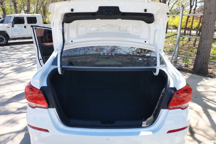 Used Chevrolet Cavalier 2019 320 Automatic Xinyue Edition Trunk