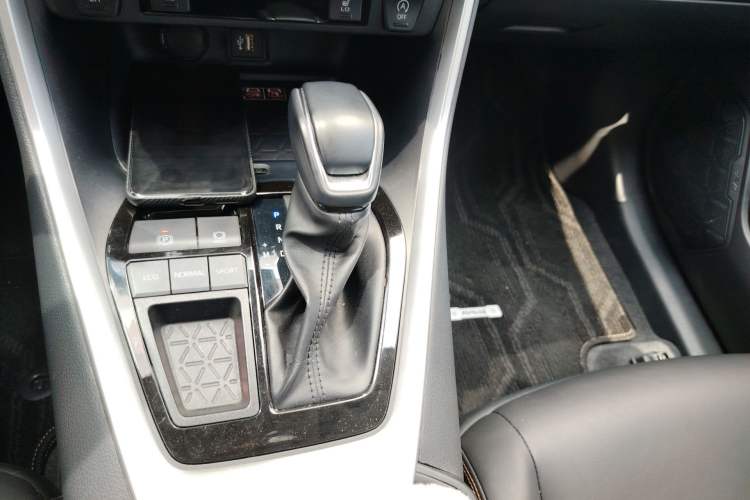 Used Toyota RAV4 2024 2.0L CVT Two-Wheel Drive Fashion Plus Edition