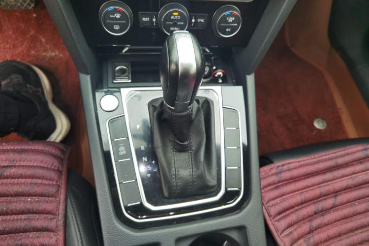 Used Volkswagen Magotan 2019 330TSI DSG Luxury Version China VI Standard
