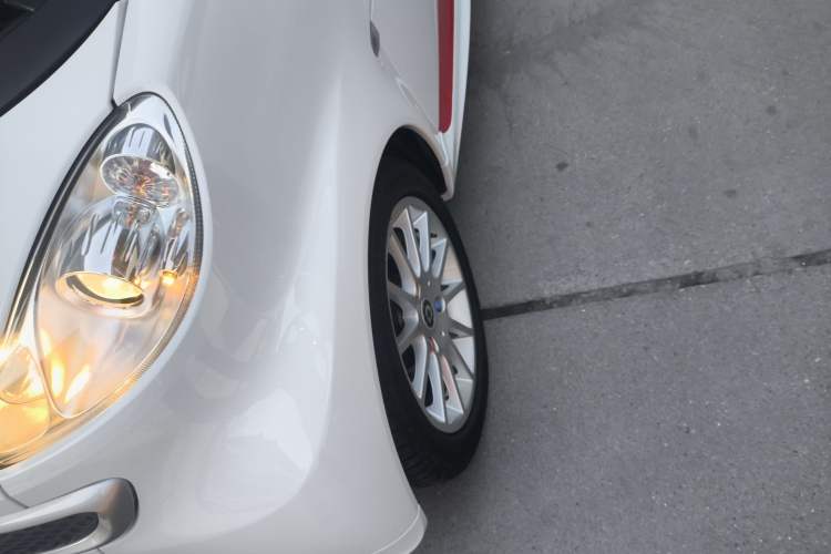 Used smart fortwo 2012 1.0 MHD Hardtop Comfort Edition Left Front Wheel Hub