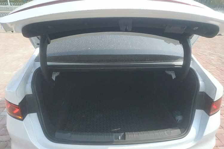 Used BYD Qin PLUS 2024 HONOR Edition DM-i 55KM Leading Model
