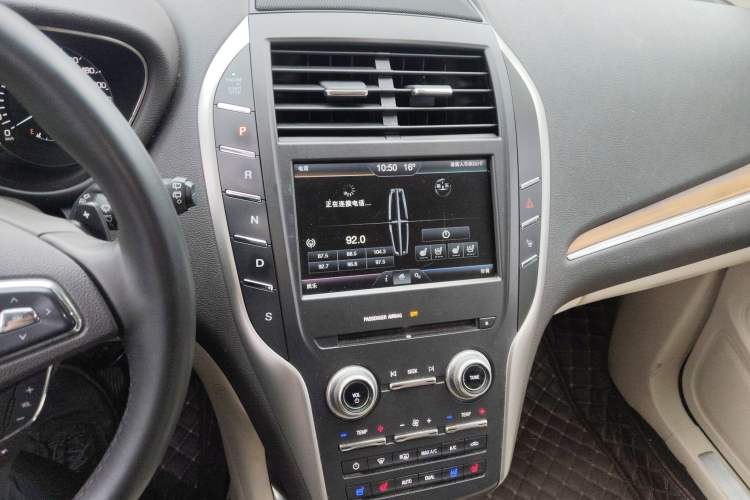 Used Lincoln MKC 2014 2.0T Four-Wheel Drive Luxury Edition Audio And AC Panel