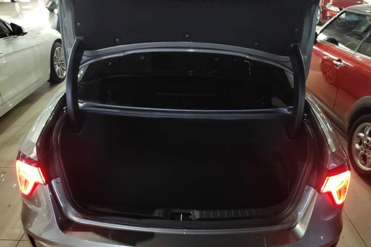 Used Lynk & Co 03 2022 2.0TD DCT JingPro Trunk