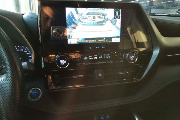 Used Toyota Highlander 2022 Dual-Engine 2.5L Four-Wheel Drive Prestige Version 7 Seats
