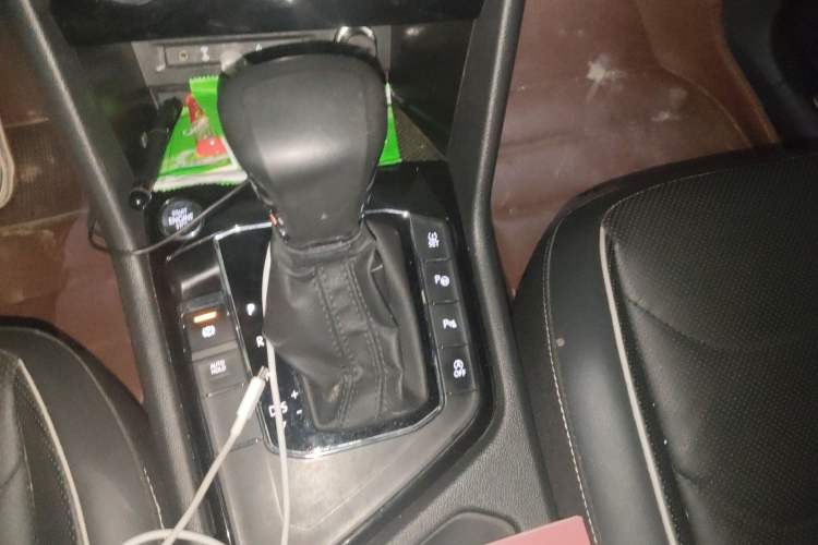 Used Volkswagen Tiguan L 2019 330TSI Automatic Two-Wheel Drive R-Line Flagship Model China VI Standard