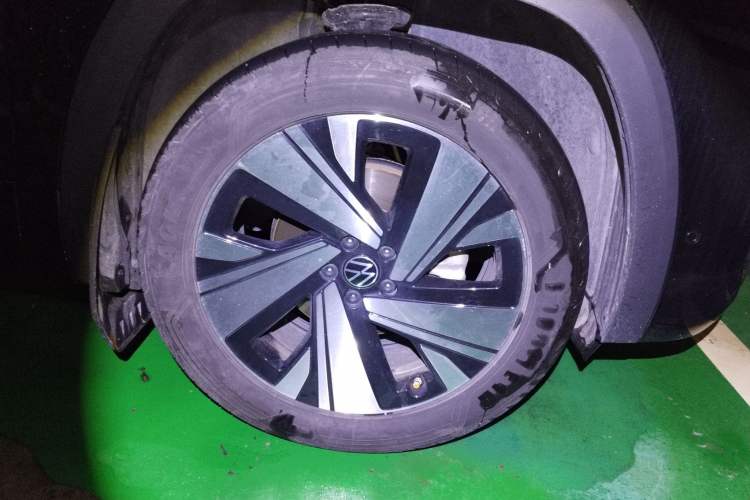 Used Volkswagen Teramont X 2023 380TSI Four-Wheel Drive Prestige Luxury Edition Right Front Wheel Hub