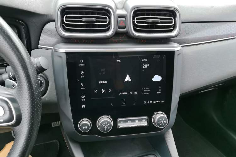 Used Lynk & Co 03 2019 1.5TD DCT JingPro Edition China VI Standard Audio And AC Panel